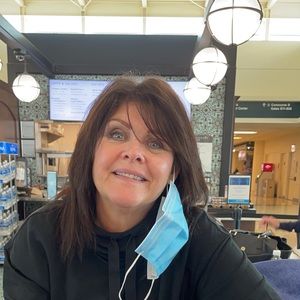 Meet your Posher, Debra